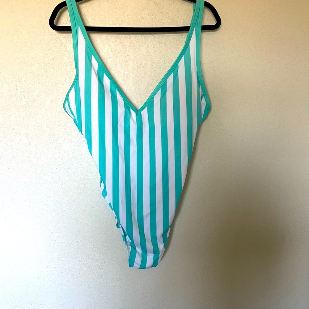Kara sol one piece bathing suit NWT